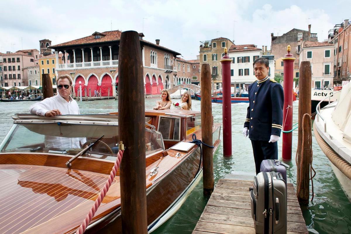 Pesaro Palace Venecia Exterior foto